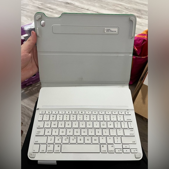 Green Tablet Case - Picture 3 of 4